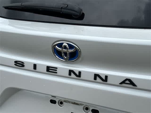 Thumbnail: 2022 Toyota Sienna - 17