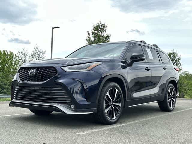 Thumbnail: 2022 Toyota Highlander - 32
