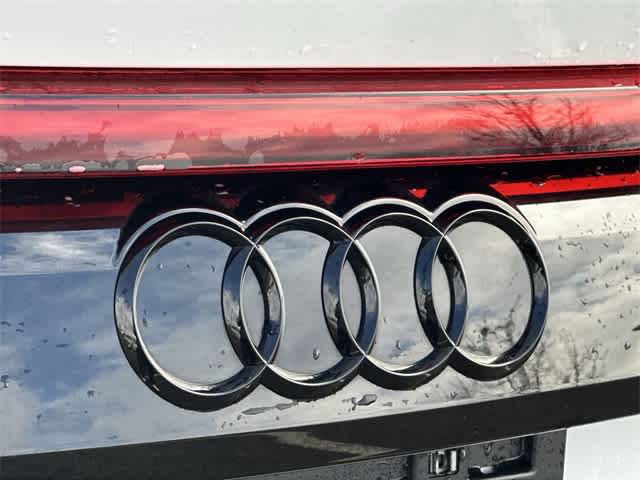 Thumbnail: 2023 Audi Q8 - 20