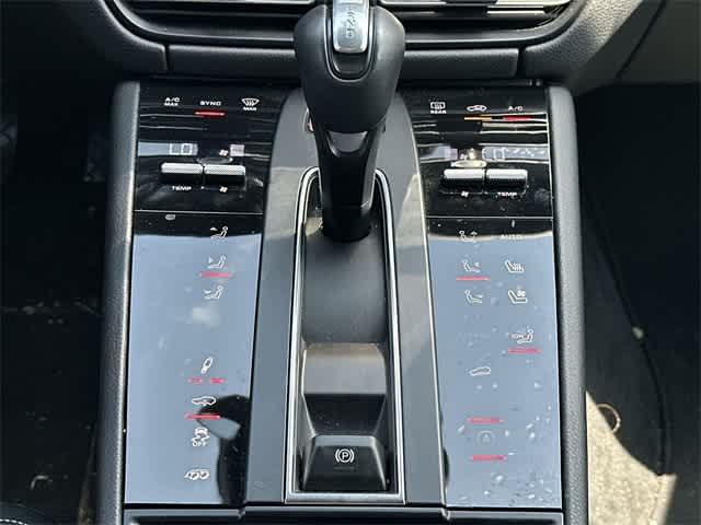 Thumbnail: 2023 Porsche Macan - 15