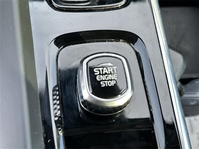 Thumbnail: 2025 Volvo S60 - 11