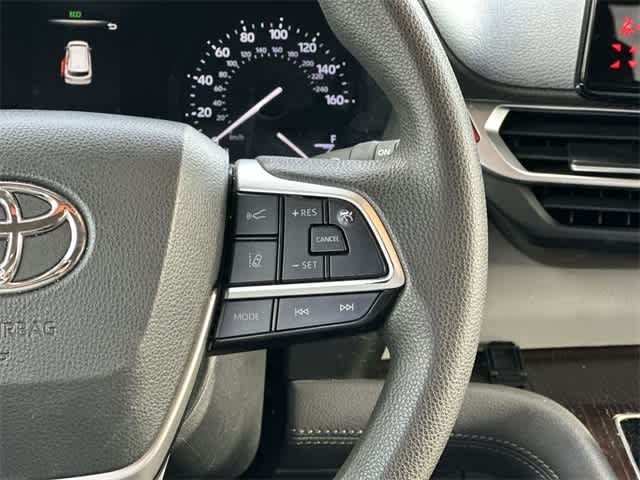 Thumbnail: 2021 Toyota Sienna - 10