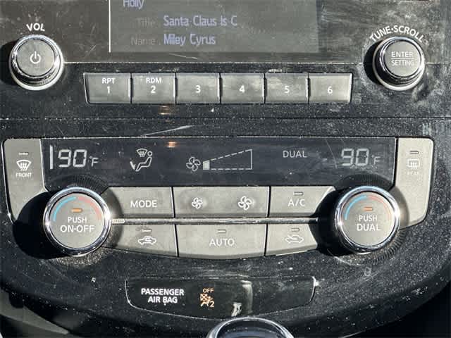 Thumbnail: 2017 Nissan Rogue - 13