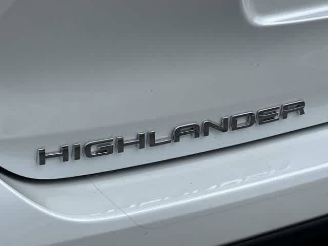 Thumbnail: 2023 Toyota Highlander - 30