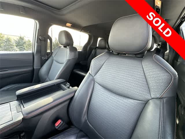 Thumbnail: 2022 Toyota Sienna - 17