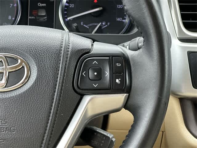 Thumbnail: 2014 Toyota Highlander - 10