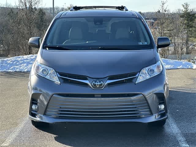Thumbnail: 2020 Toyota Sienna - 32