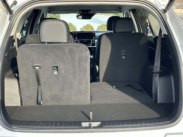 Thumbnail: 2023 Kia Sorento - 28