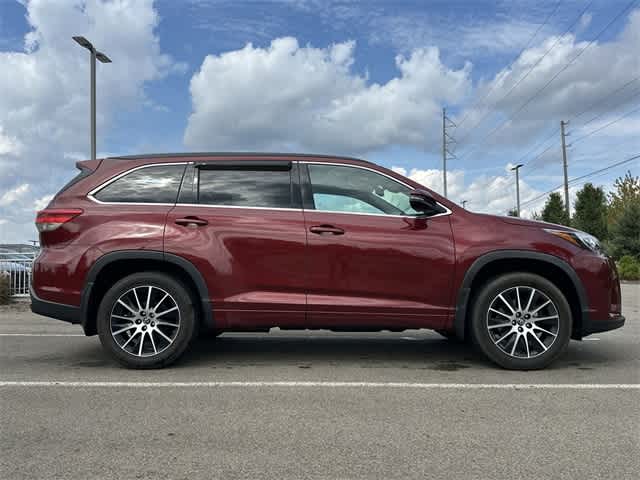 Thumbnail: 2017 Toyota Highlander - 3