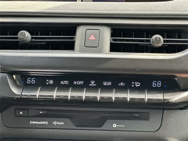 Thumbnail: 2020 Lexus UX - 16