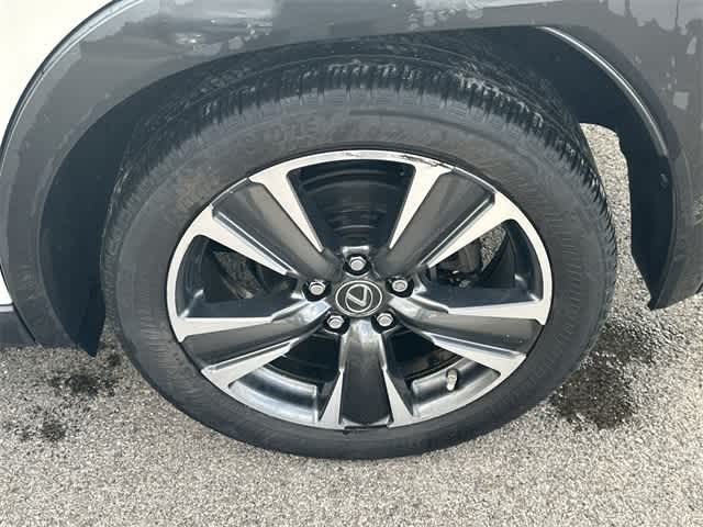 Thumbnail: 2020 Lexus UX - 5