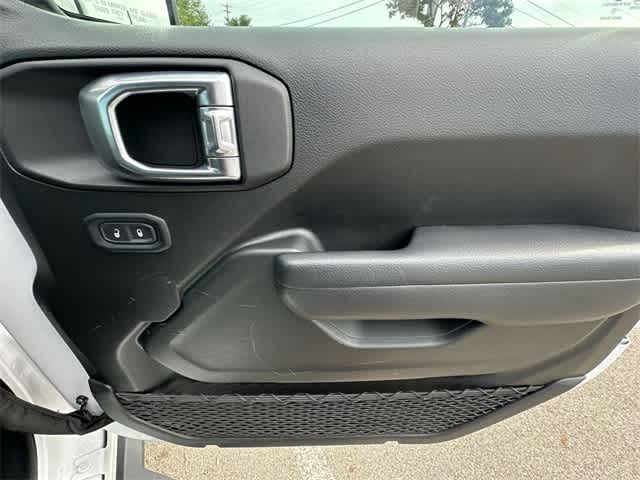 Thumbnail: 2022 Jeep Wrangler - 22