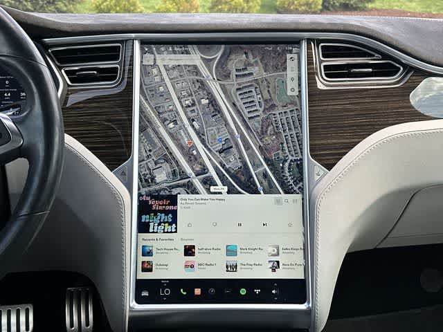 Thumbnail: 2015 Tesla Model S - 11