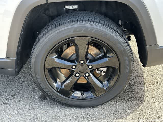 Thumbnail: 2023 Jeep Grand Cherokee - 5