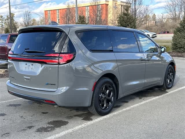 Thumbnail: 2022 Chrysler Pacifica - 31