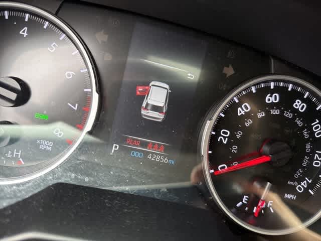 Thumbnail: 2019 Toyota RAV4 - 10