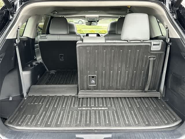 Thumbnail: 2021 Toyota Highlander - 25