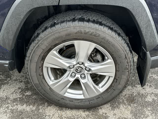 Thumbnail: 2022 Toyota RAV4 - 18