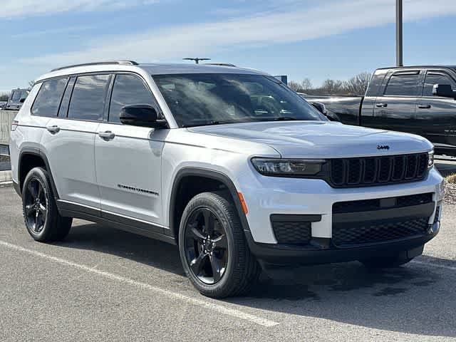 Thumbnail: 2023 Jeep Grand Cherokee - 35