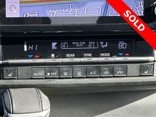 Thumbnail: 2022 Toyota Sienna - 16