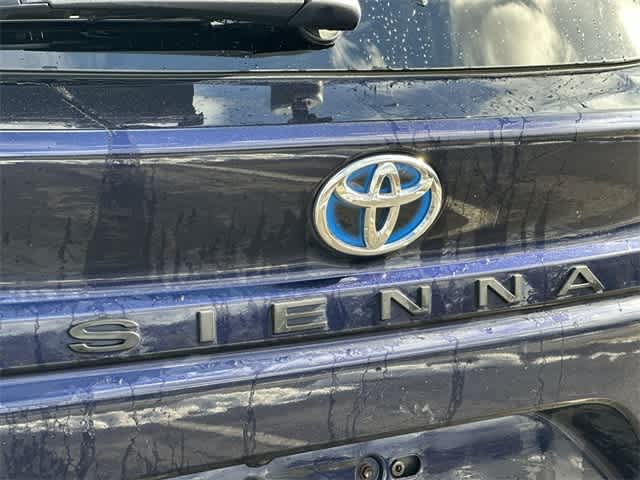 Thumbnail: 2021 Toyota Sienna - 18