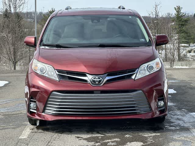 Thumbnail: 2018 Toyota Sienna - 21