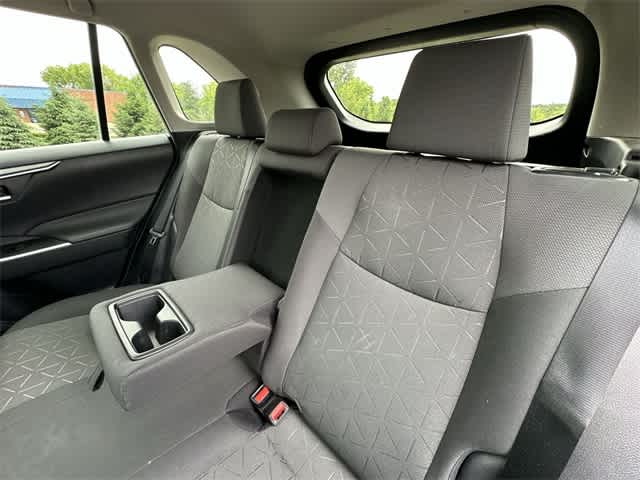 2021 Toyota RAV4 XLE 17