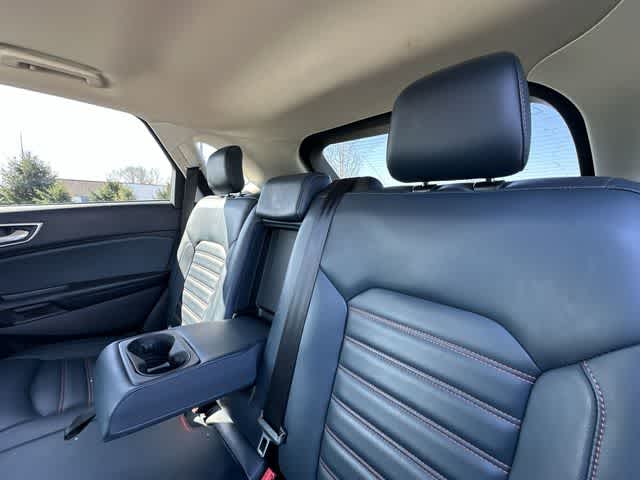 Thumbnail: 2022 Ford Edge - 16