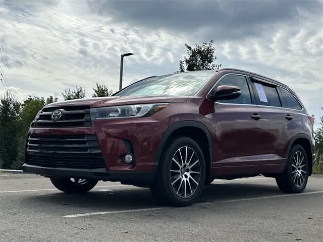 Thumbnail: 2017 Toyota Highlander - 21