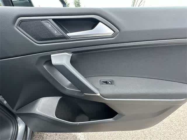 Thumbnail: 2020 Volkswagen Tiguan - 21