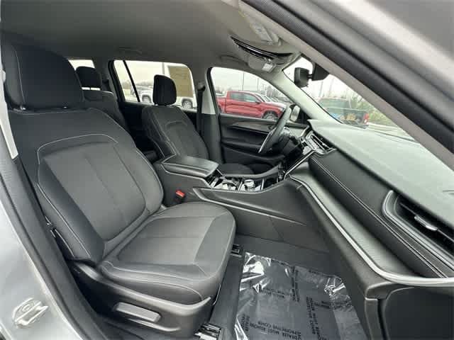 Thumbnail: 2023 Jeep Grand Cherokee - 22