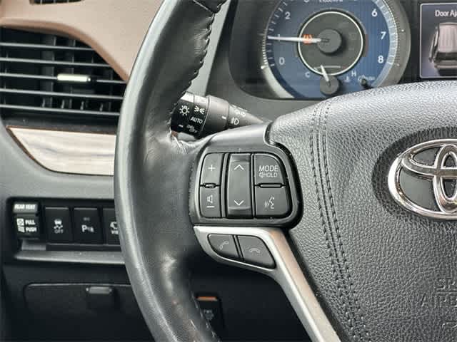 2019 Toyota Sienna SE Premium 9