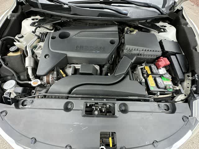 Thumbnail: 2016 Nissan Altima - 27