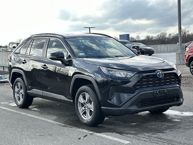 Thumbnail: 2022 Toyota RAV4 - 18