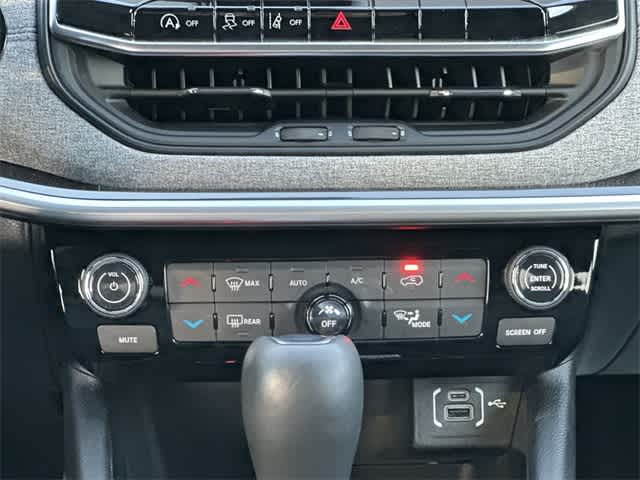 Thumbnail: 2022 Jeep Compass - 15