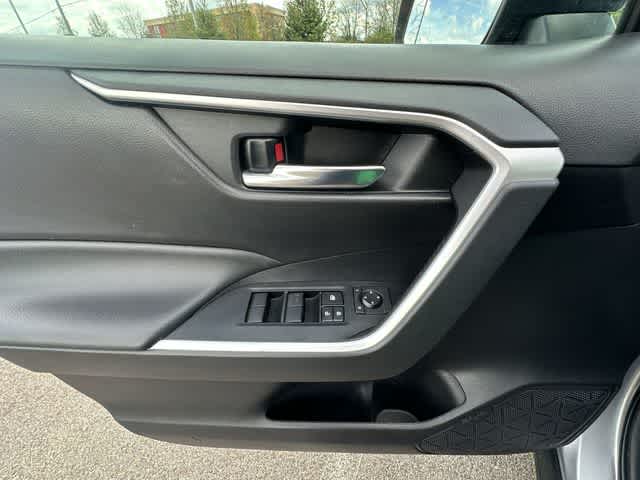 Thumbnail: 2021 Toyota RAV4 - 17