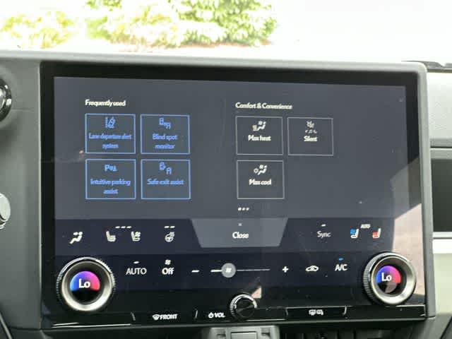Thumbnail: 2024 Lexus ES - 13