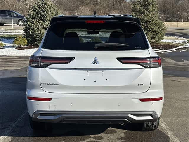 Thumbnail: 2025 Mitsubishi Outlander - 4