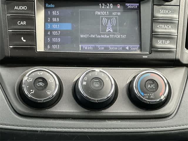 Thumbnail: 2018 Toyota RAV4 - 12