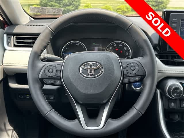 2022 Toyota RAV4 XLE 8