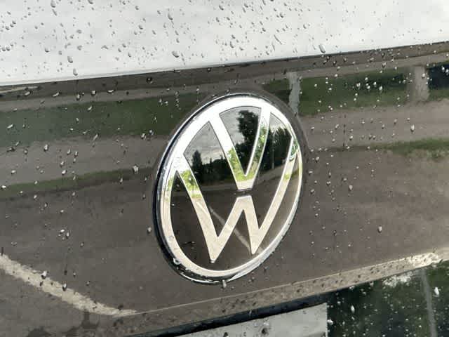 Thumbnail: 2024 Volkswagen Taos - 17