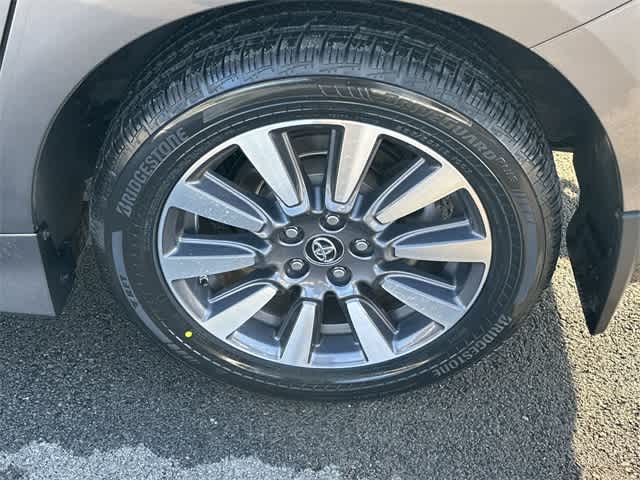 Thumbnail: 2020 Toyota Sienna - 5