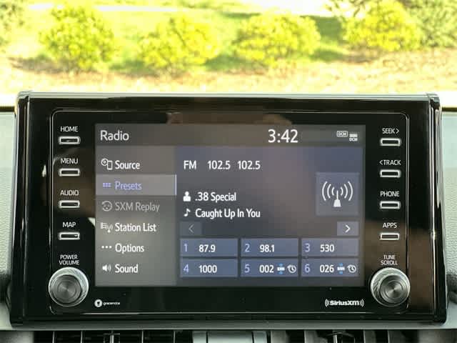 Thumbnail: 2022 Toyota RAV4 - 12