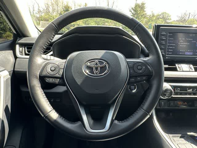 Thumbnail: 2022 Toyota RAV4 - 8