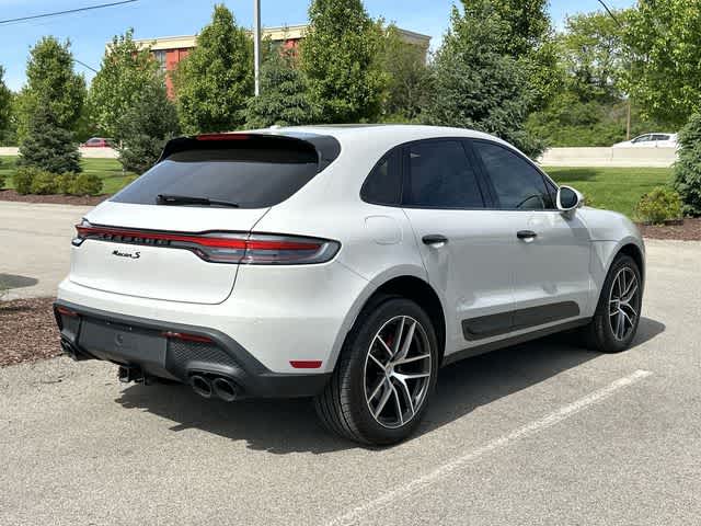 Thumbnail: 2024 Porsche Macan - 31