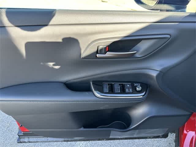 Thumbnail: 2025 Toyota Crown - 16