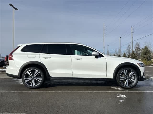 Thumbnail: 2025 Volvo S60 - 3