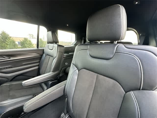 Thumbnail: 2023 Jeep Grand Cherokee - 18