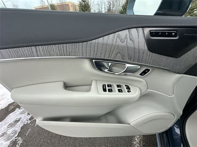 Thumbnail: 2025 Volvo XC90 - 18