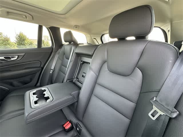 Thumbnail: 2025 Volvo S60 - 18